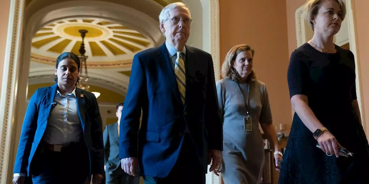 Mitch McConnell Returns to Senate After 40-Day Absence