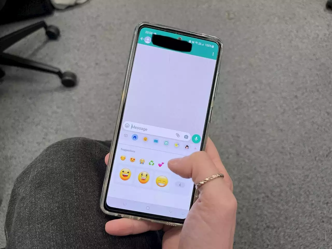 WhatsApp : bientôt des emojis animés dans les messages ?