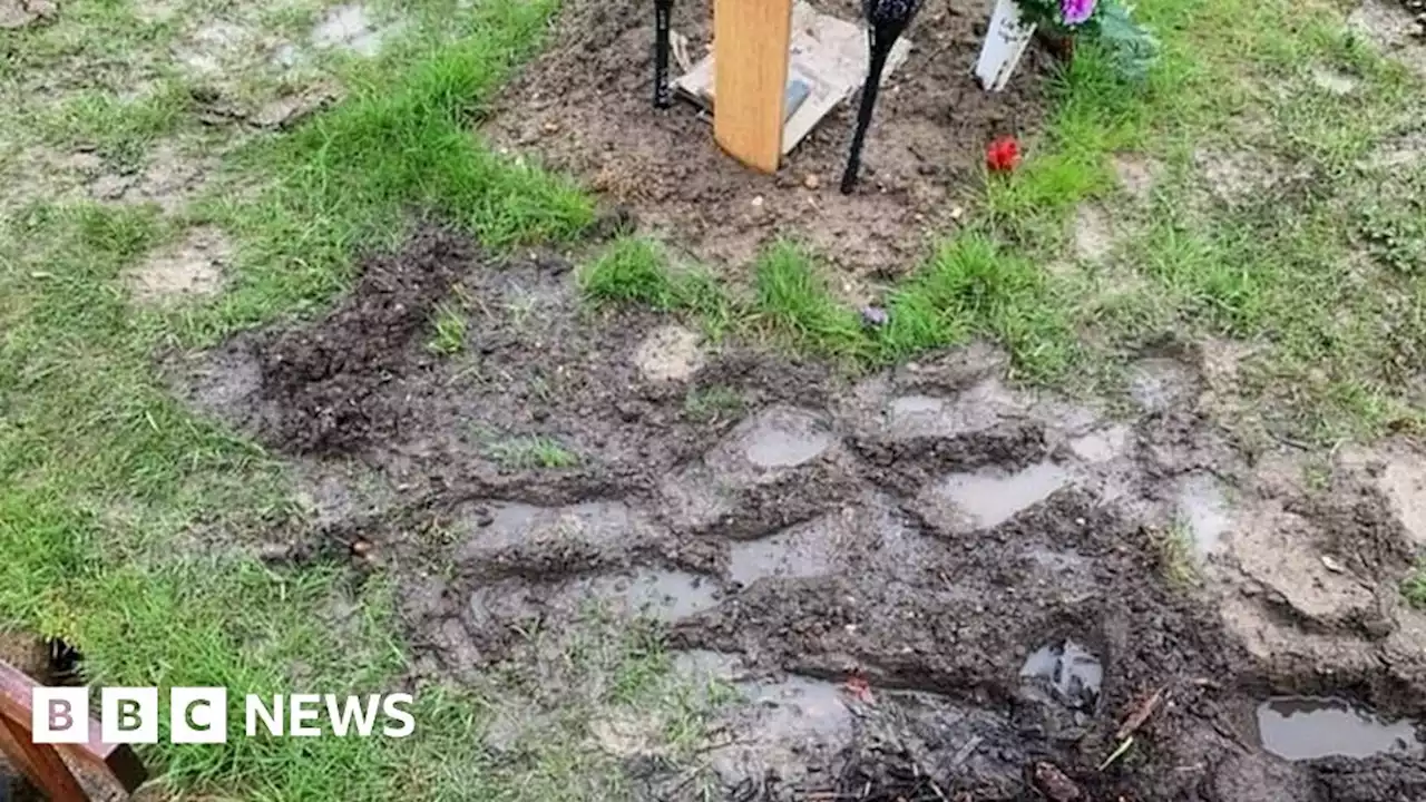 Gilroes Cemetery: Families horrified by state of flooded graves