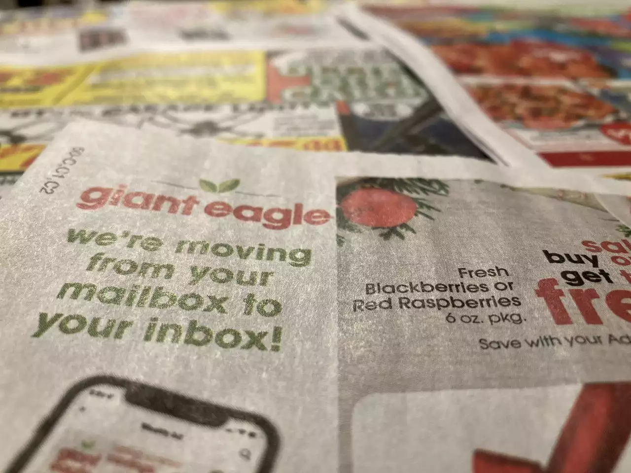 Giant Eagle will start mailing printed ads again in new format