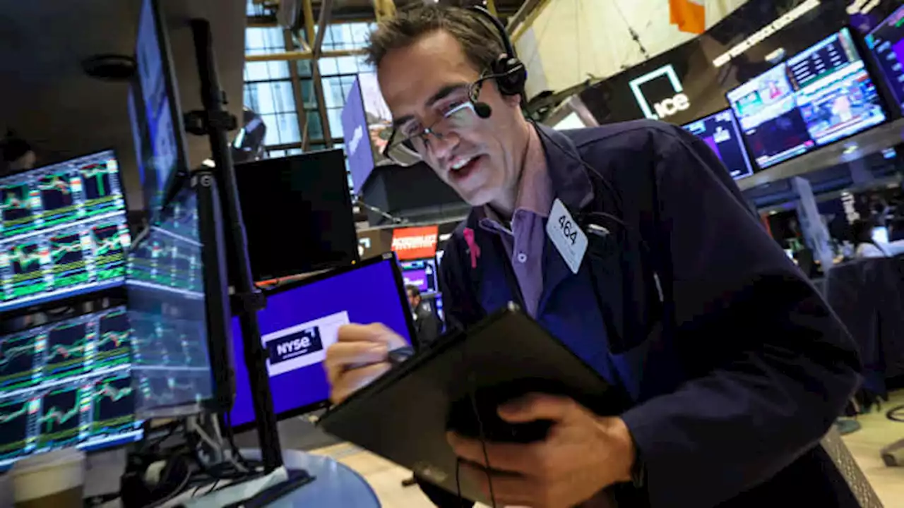 S&P 500 cierra al alza el lunes para comenzar una semana de ganancias ocupada