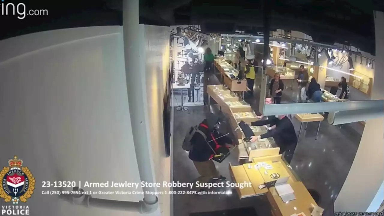 Video shows violent jewelry store robbery in Victoria