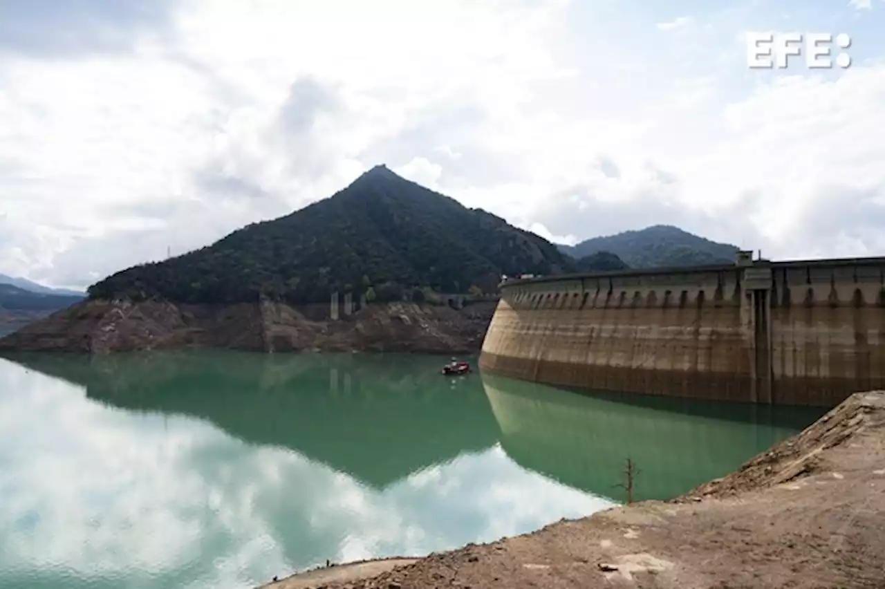 El estrés hídrico empeora sin lluvia y la reserva de agua al 50%