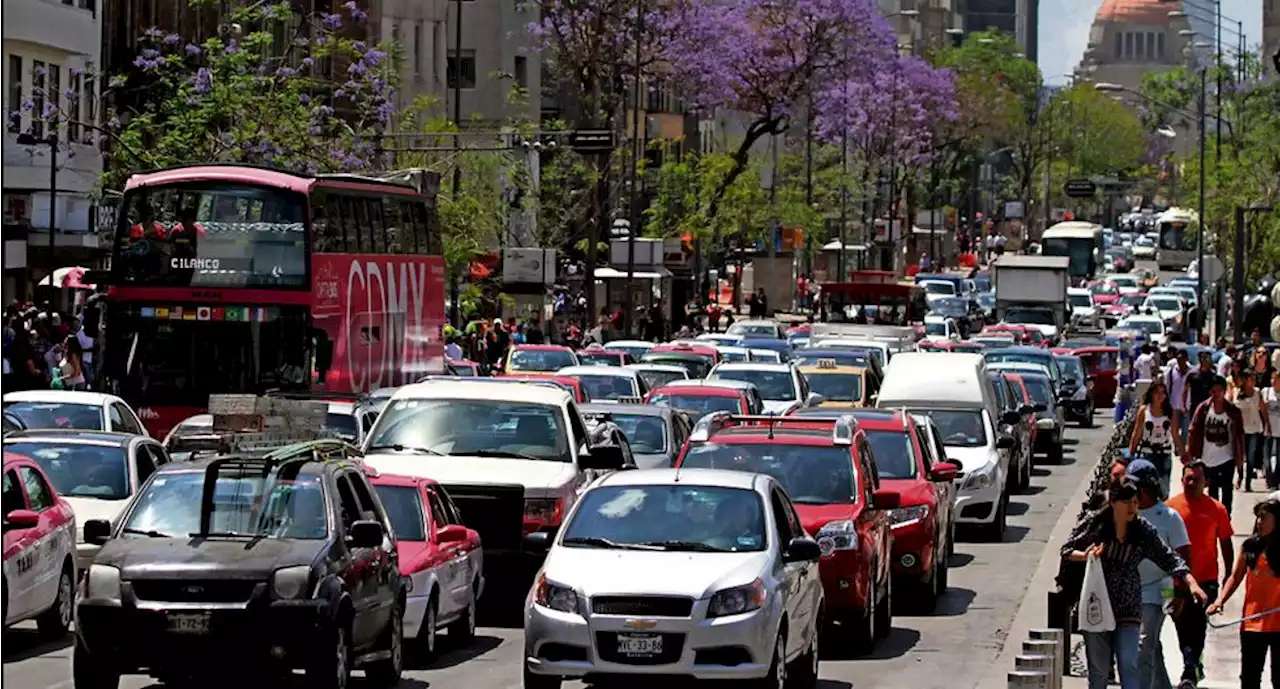 Hoy no circula: Qué autos no pueden transitar en la CDMX este martes