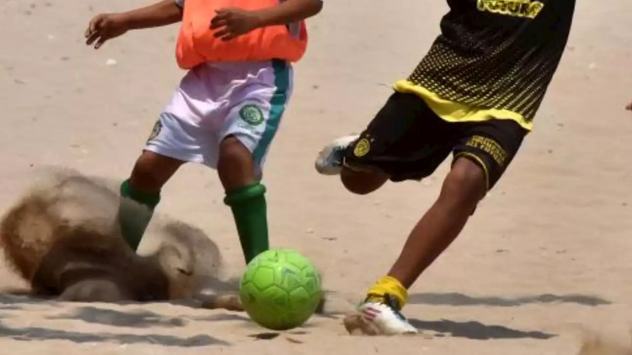 Niño murió mientras jugaba fútbol en un colegio en España