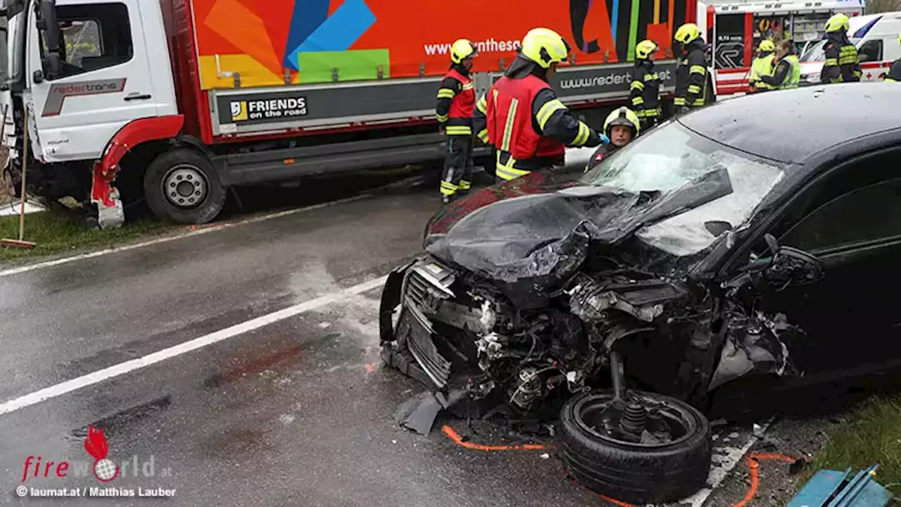 Oö: Lenkerin kracht mit Auto in Kremsmünster gegen Lkw → zwei Verletzte