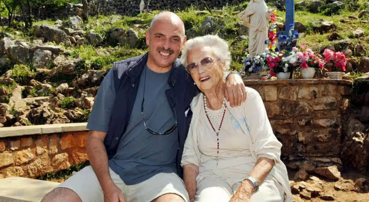 Paolo Brosio, morta la mamma Anna Marcacci: aveva appena compiuto 102 anni