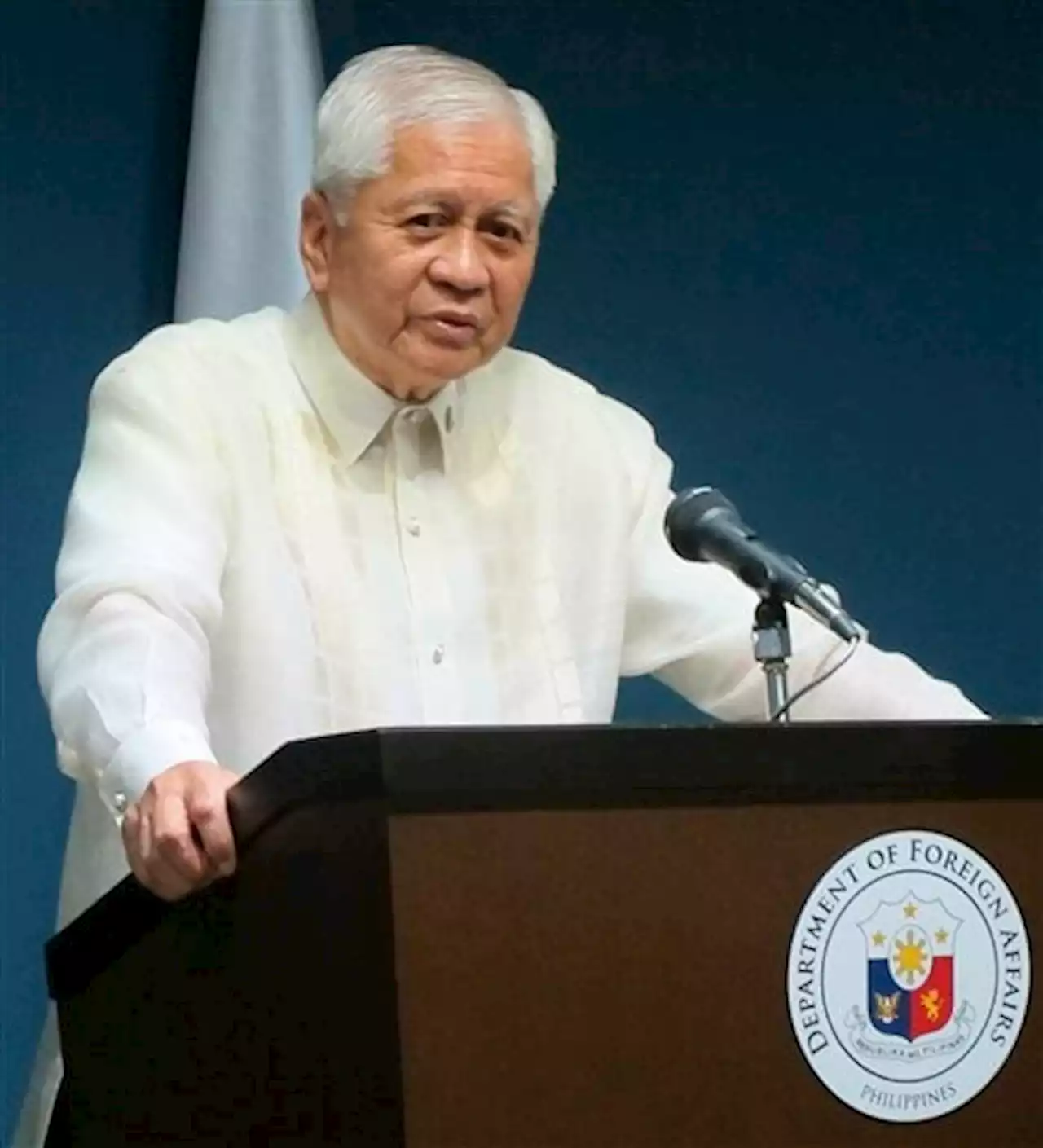 Ex-DFA chief Albert del Rosario dies at 83