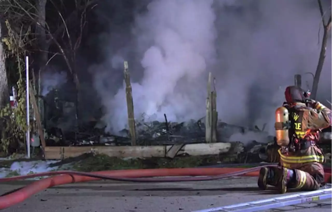 2 dead, 2 injured after multiple mobile homes allegedly catch on fire in northeast Harris County