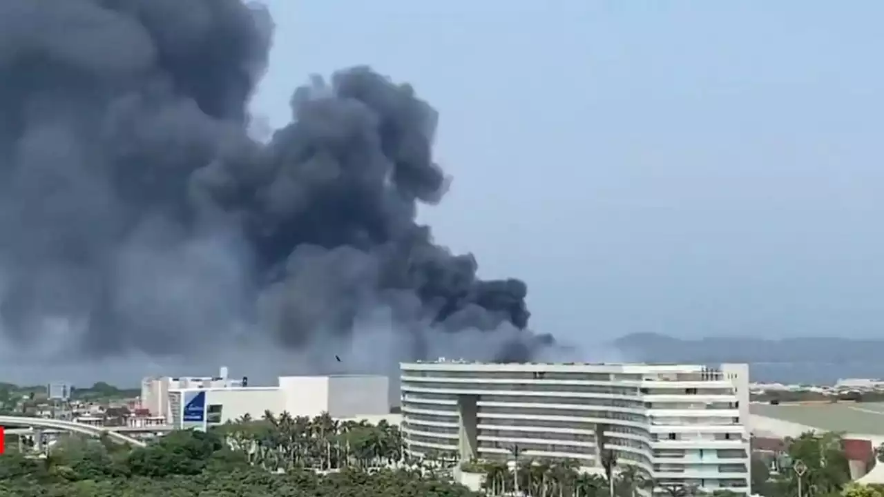 VIDEO | Impresionante incendio frente al Fórum Mundo Imperial de Acapulco