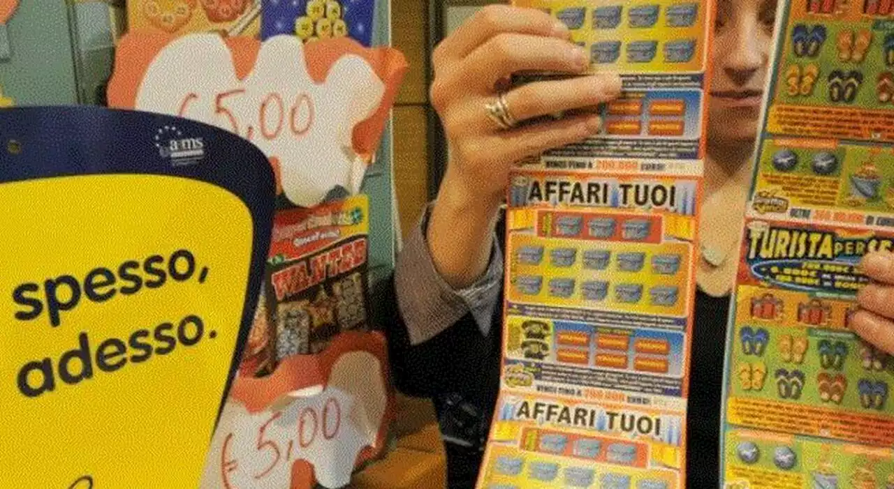 Gratta e Vinci, operaio vince 2 milioni e se li tiene. Gli (ex) amici lo denunciano: «Dovevamo dividerli»