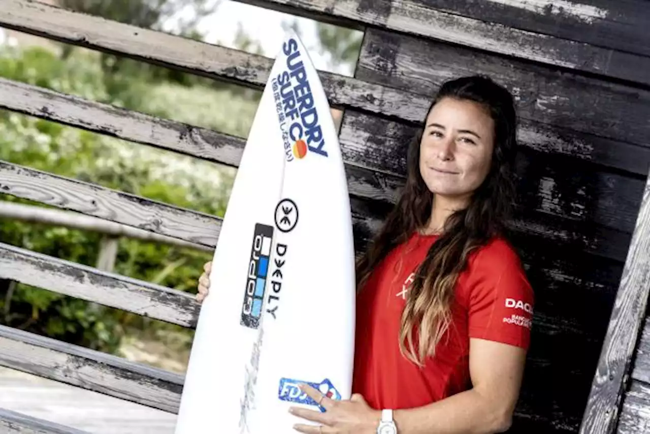 Johanne Defay qualifiée pour l'épreuve de surf aux JO de Paris 2024