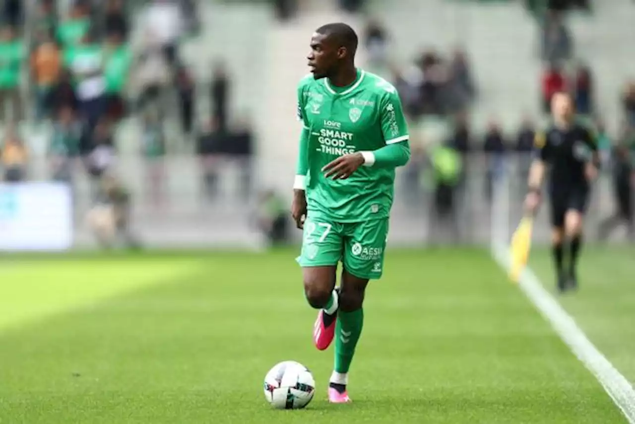 Saint-Étienne s'impose à Grenoble et bascule dans le top 10 de Ligue 2