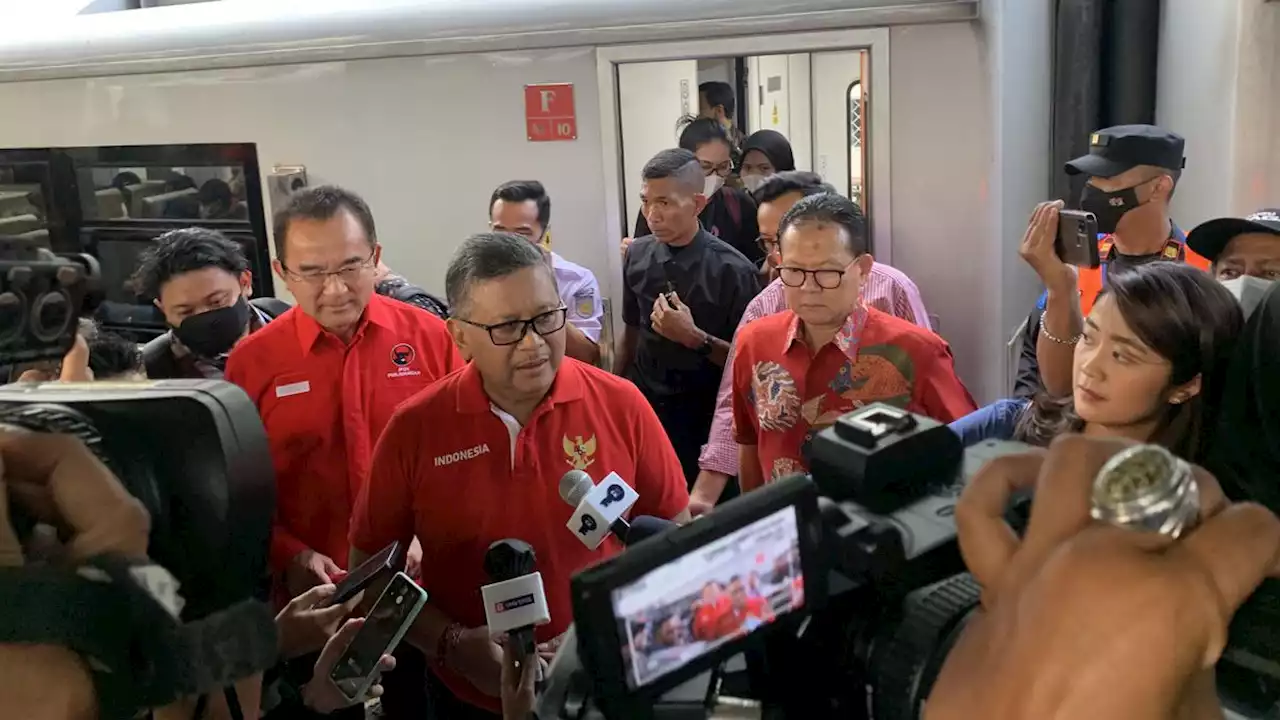 Lepas 9 Gerbong untuk Pemudik, Hasto PDIP: Kereta Api Saat Ini Jauh Lebih Baik Dibanding Dulu