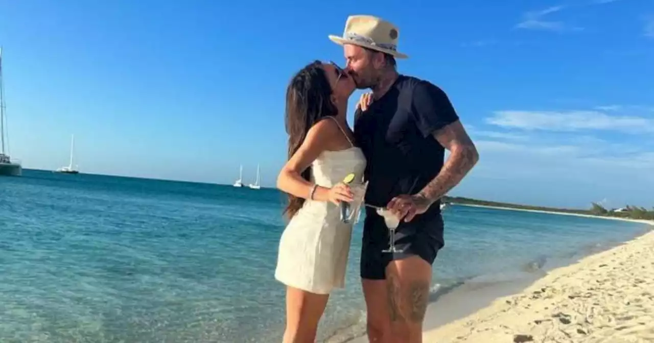 Baiser, baignade et Mouton Rothschild : l'anniversaire relax de Victoria Beckham à Miami