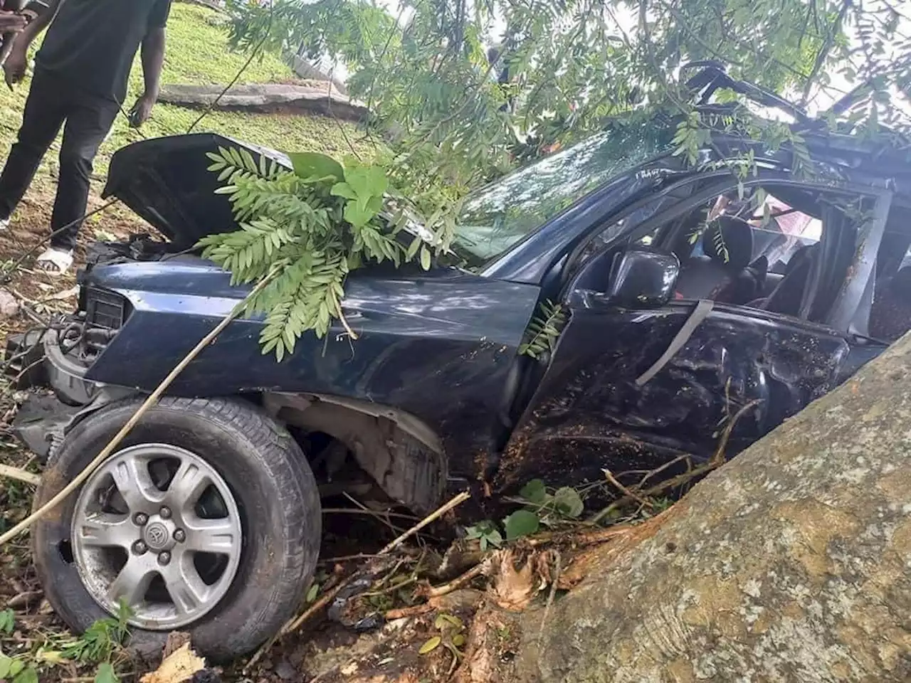 Lone crash worsens Lagos-Ibadan expressway traffic