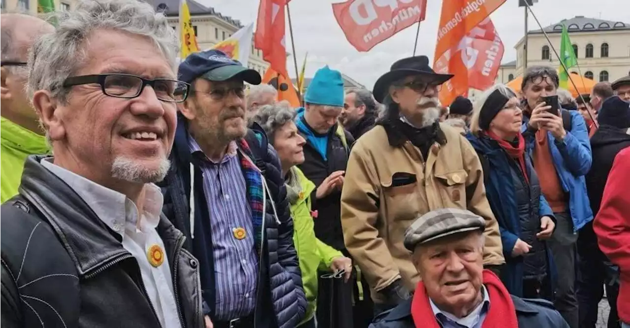 Veteranen des WAA-Widerstands feiern in München Ende der Atomkraft