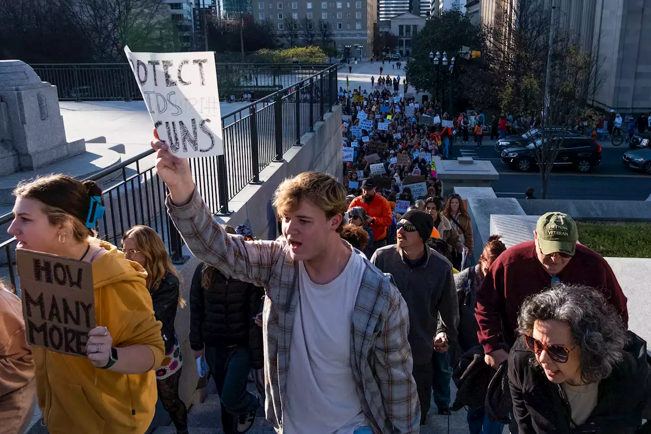 Protesters carry child-sized caskets to Tennessee Capitol