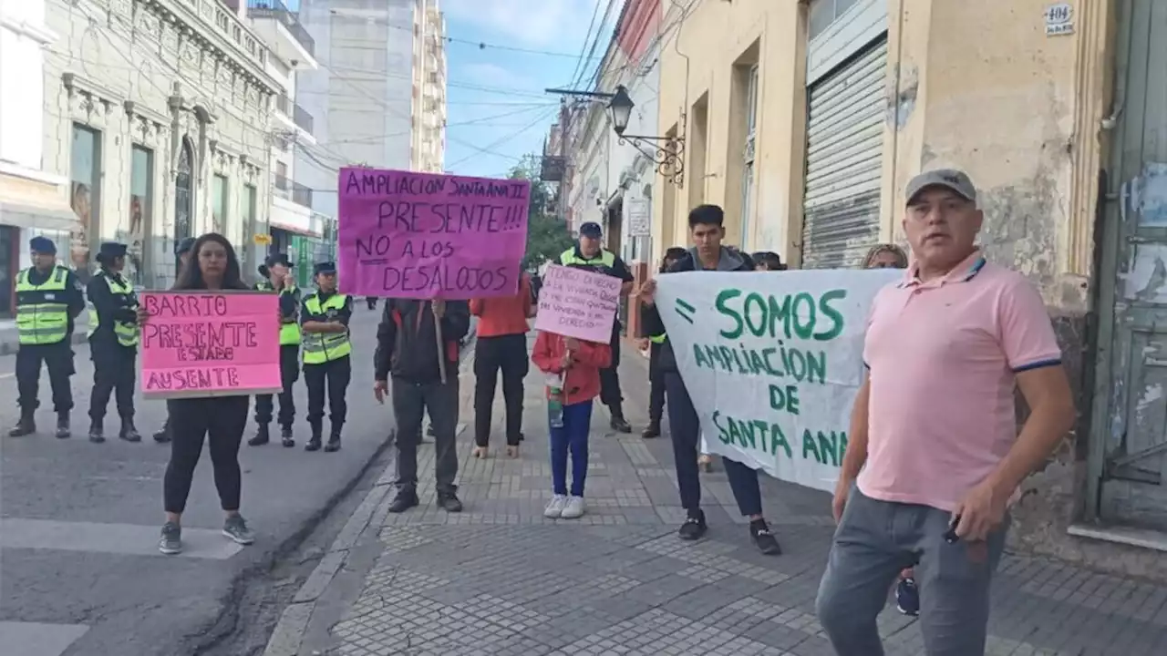 Insisten con una ley de expropiación para frenar desalojos a 117 familias | Vecinos y vecinas se movilizarán hoy a la Legislatura