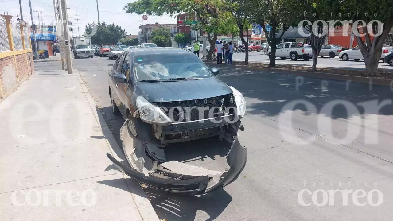 Ladrón de moto en Irapuato impacta con vehículos y termina detenido