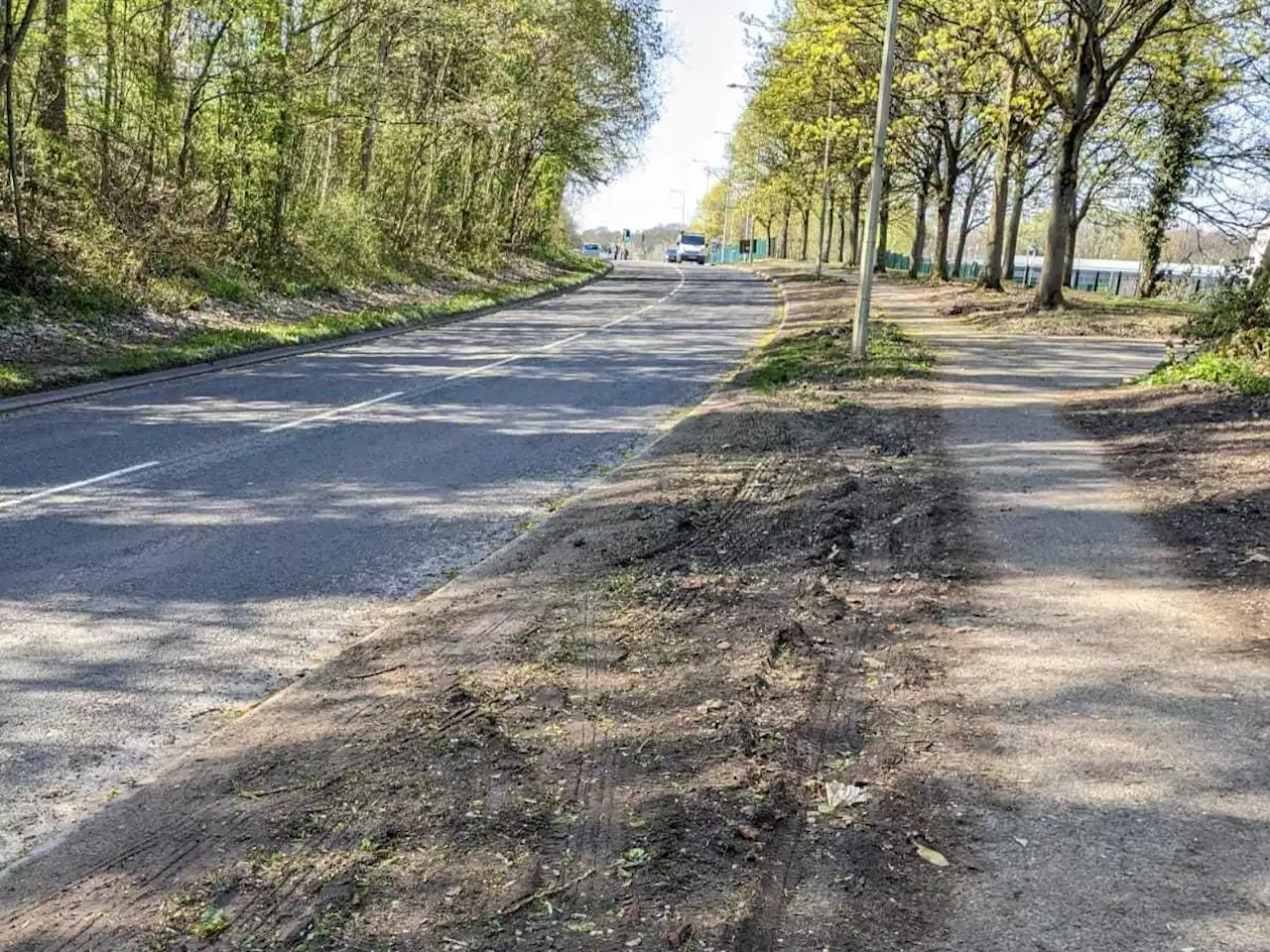 Police tackle parents over damage caused by parking near Telford school