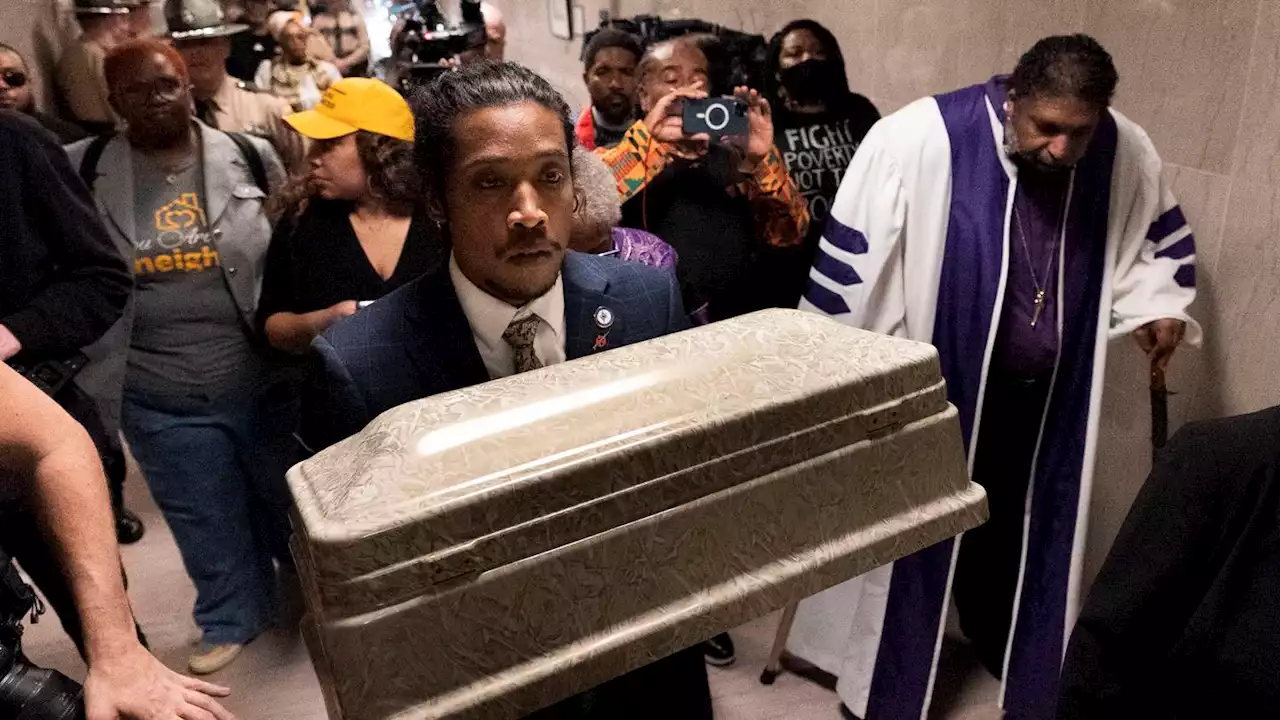 Rep. Jones brings infant-sized casket into Tennessee Capitol