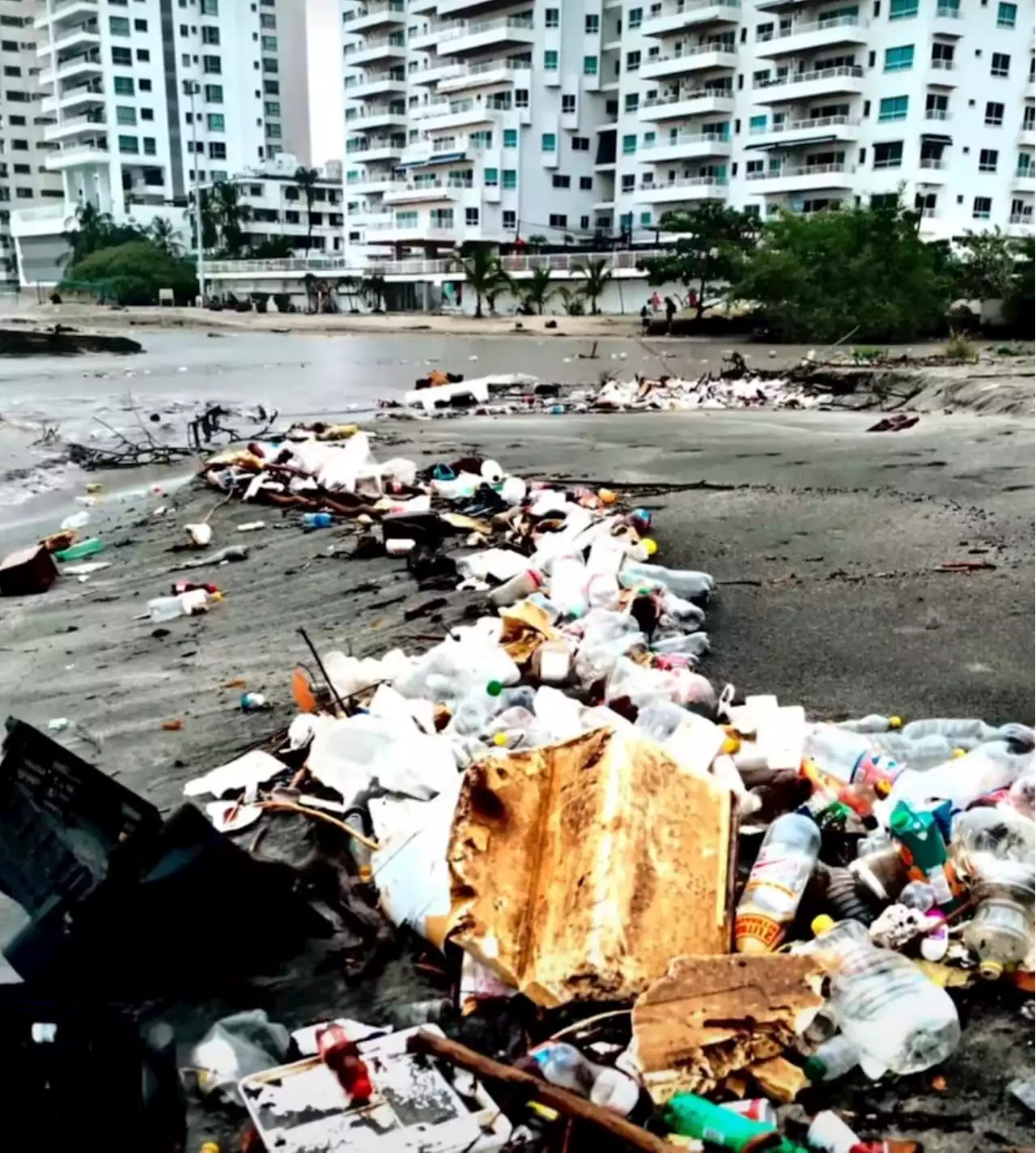 Primer aguacero en Santa Marta evidenció contaminación en ríos y playas de la ciudad