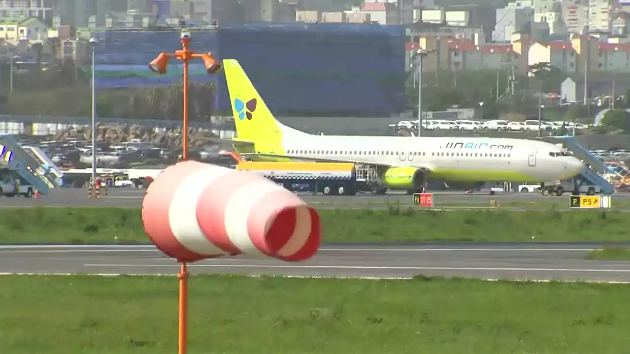 강풍에 또 제주공항 무더기 결항...초속 27m 강풍 불어