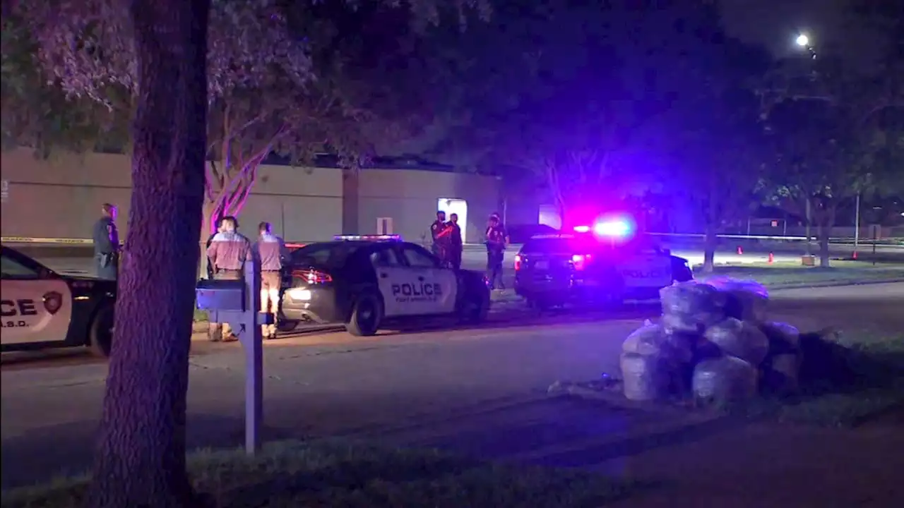 HPD investigating shooting that killed man, wounded woman near school