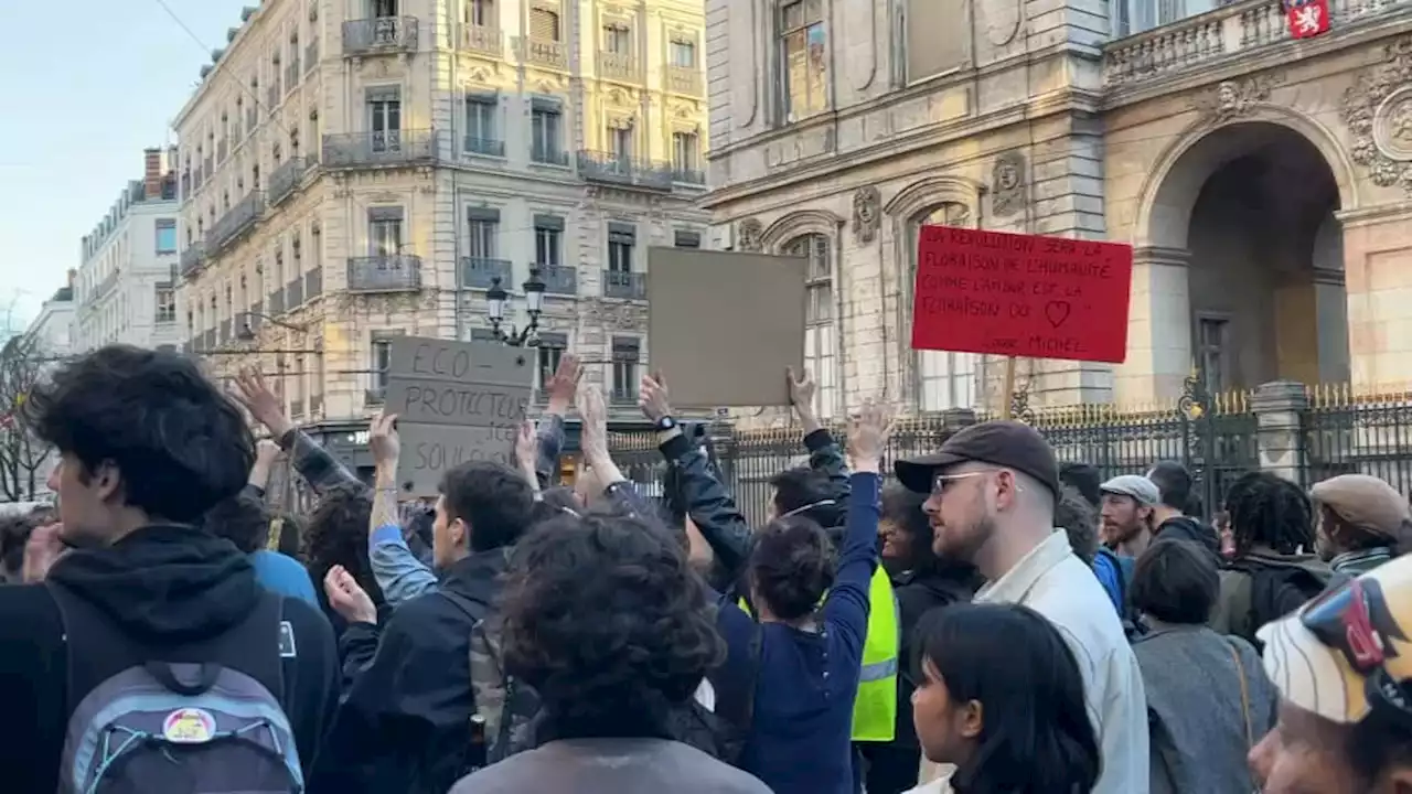 Lyon: le rassemblement des Soulèvements de la terre écourté par les forces de l'ordre