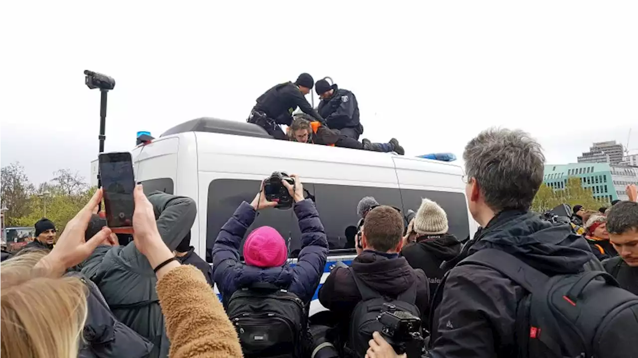 Klimaschützer rüsten sich in Kreuzberg für Protestaktionen