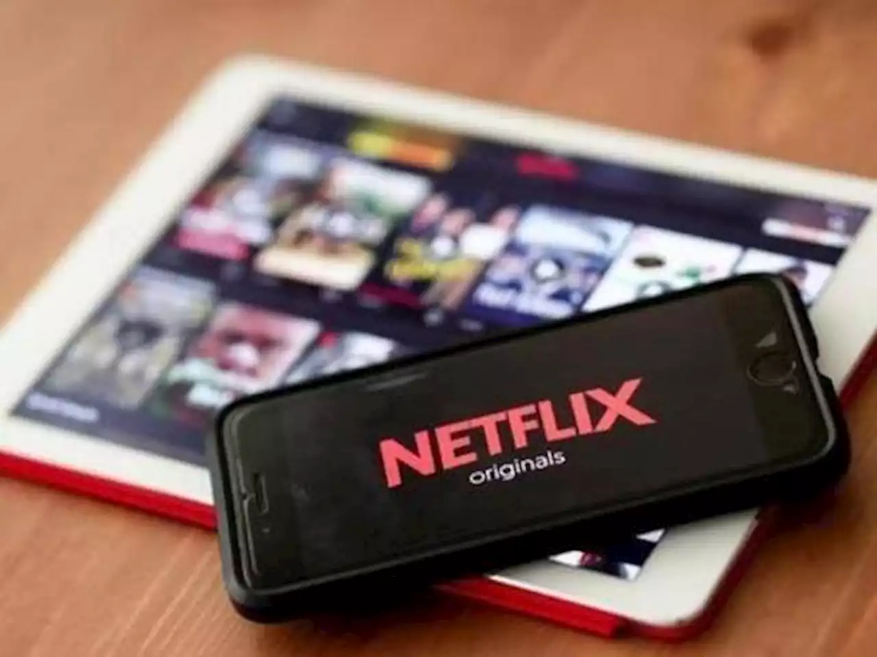 Netflix, slitta il piano contro la condivisione delle password: ricavi sotto le attese