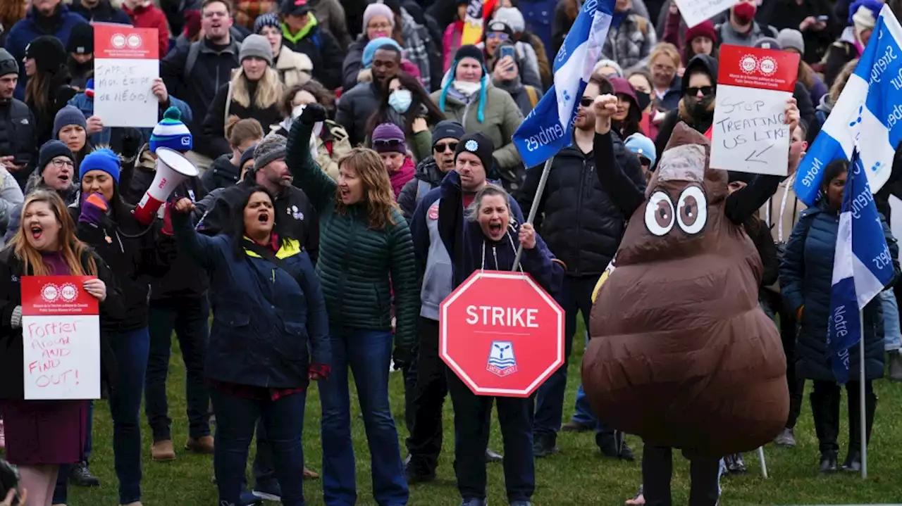 Ottawa public servants hit the picket line for Day 1 of general strike