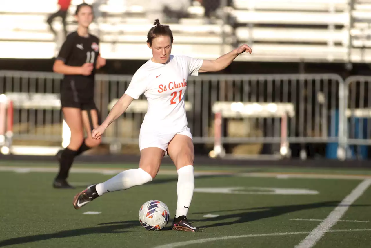 Girls soccer: Loomis, St. Charles East shut down Wheaton Warrenville South