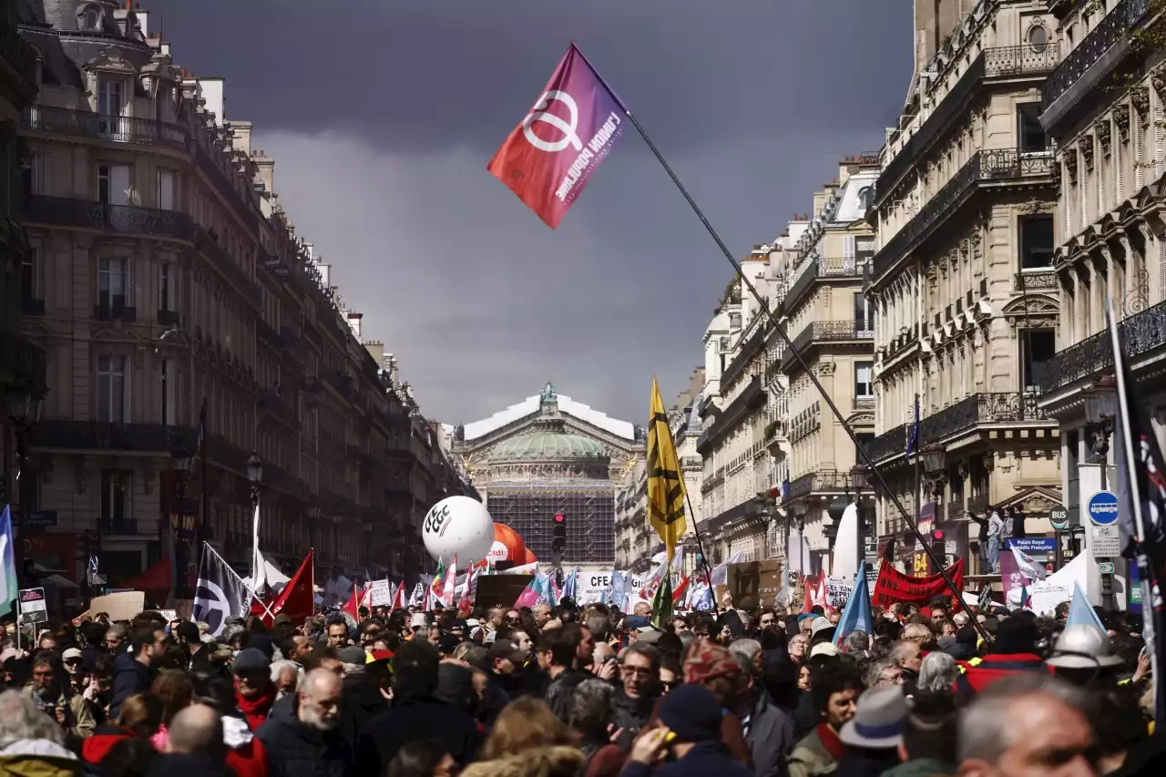 PENSION REFORM: ‘French Spiderman’ climbs Paris skyscraper as protest against pension law