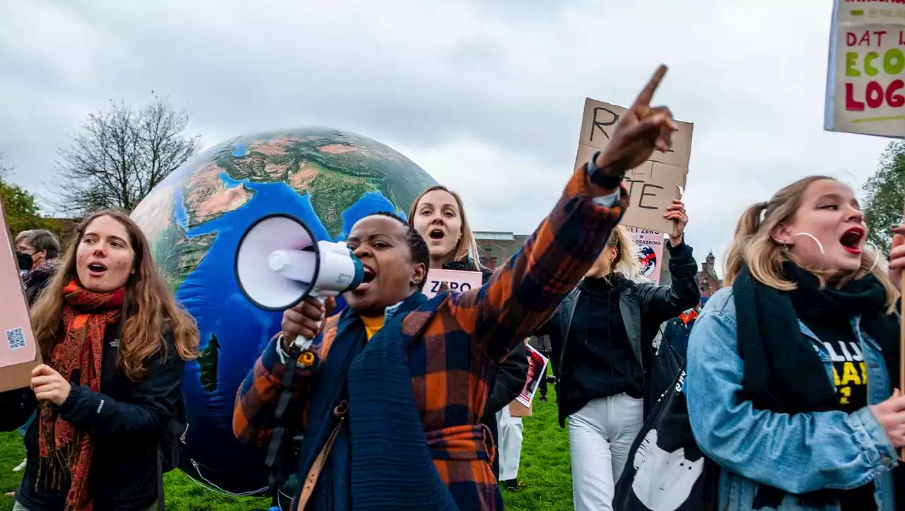 Klimakrise: Warum der Klimawandel Frauen härter trifft – Podcast