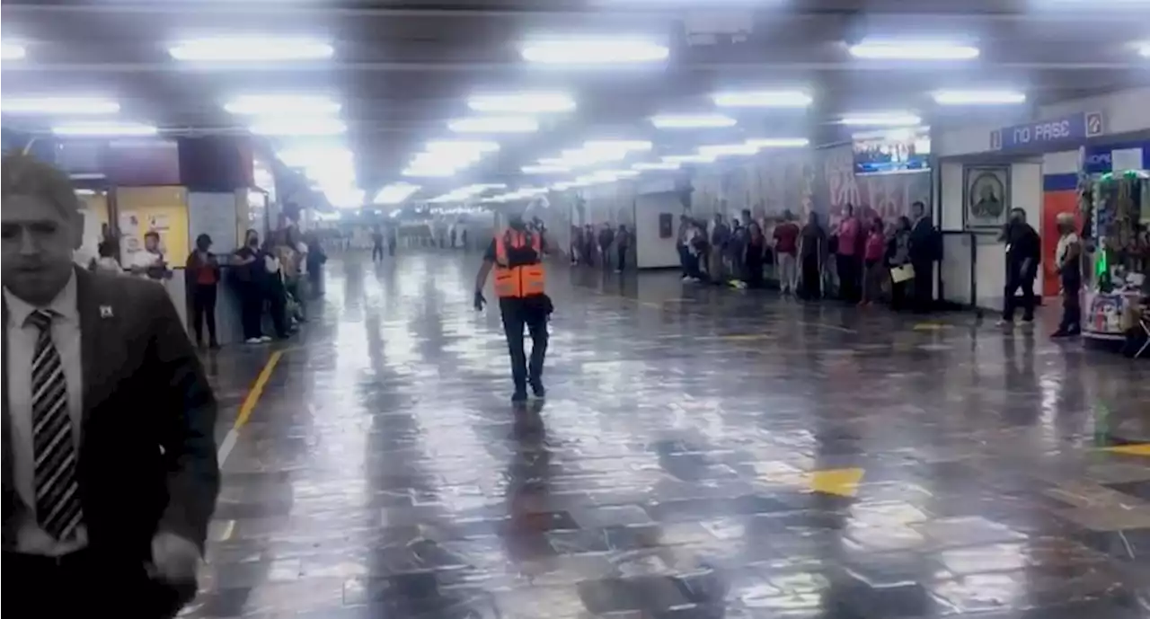 Usuario del Metro no obedece indicaciones en el simulacro y lo declaran “muerto”, VIDEO