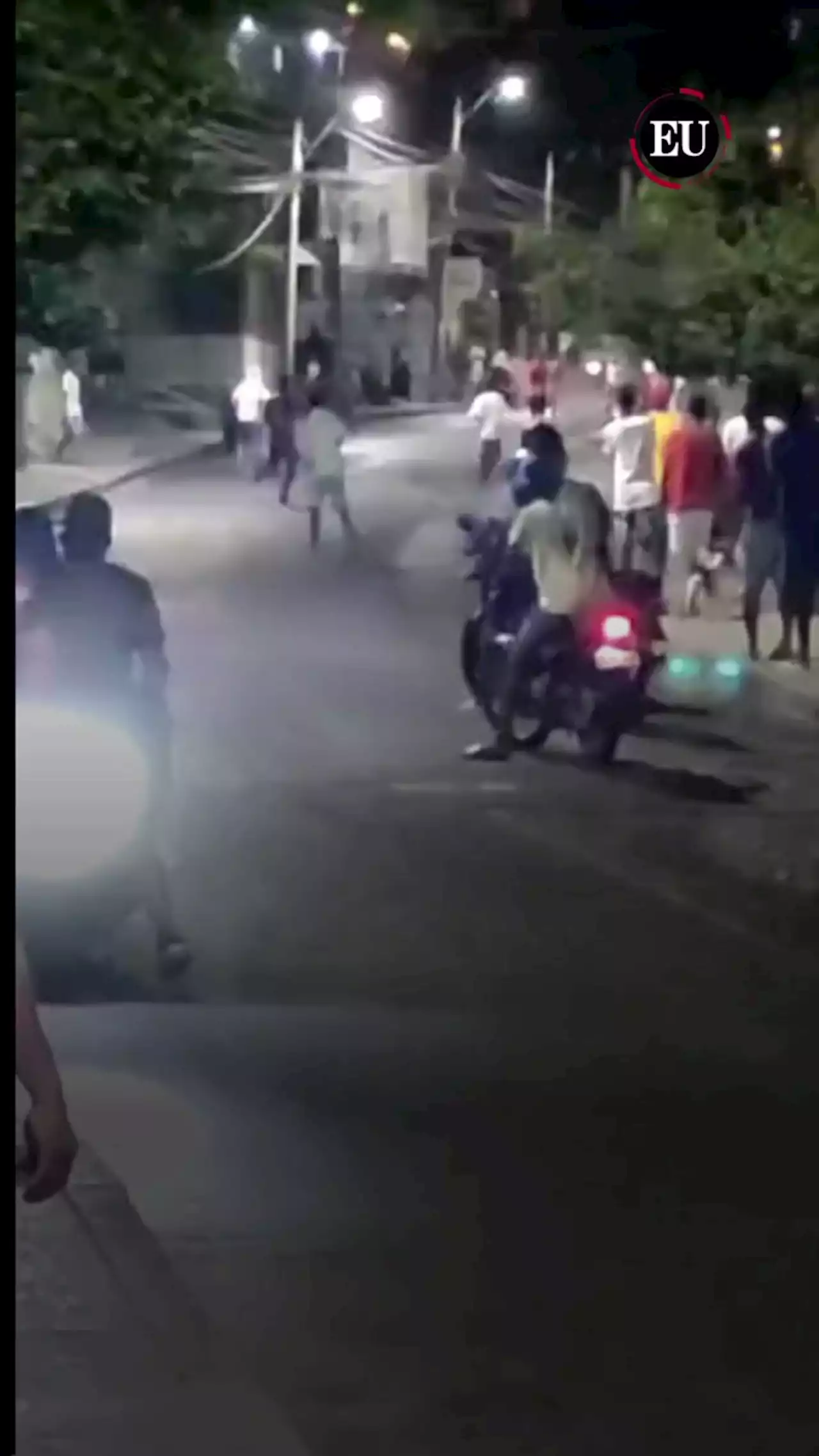 Video: Más de 40 jóvenes se enfrentaron en calle de un barrio de Cartagena