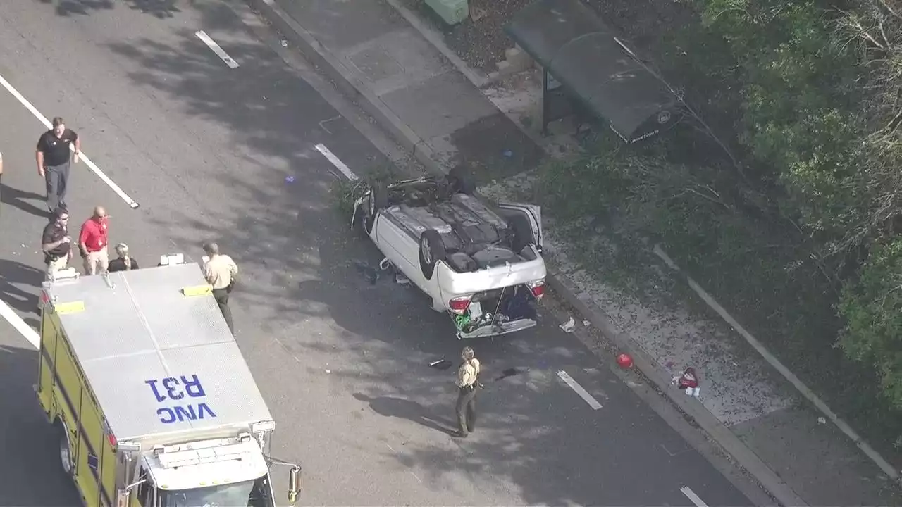 5 hurt in crash near a high school in Thousand Oaks