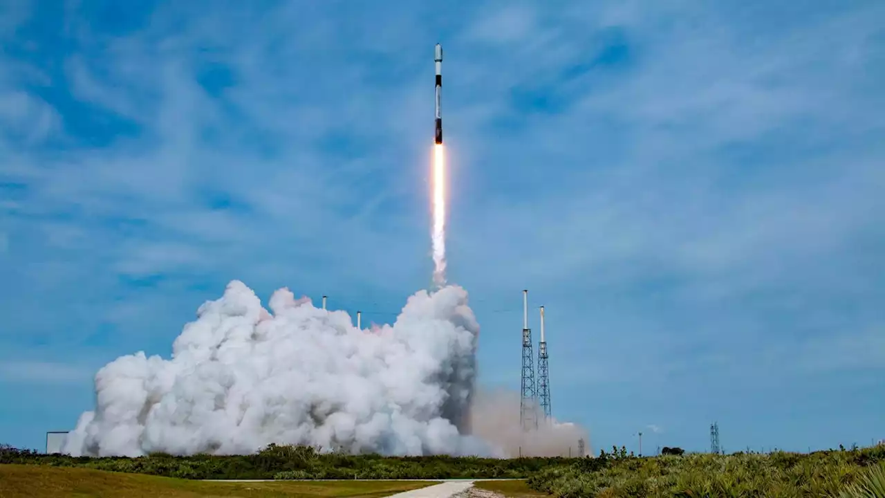 Second Batch of SpaceX's Next-Gen 'Mini' Starlink Satellites Reach Orbit