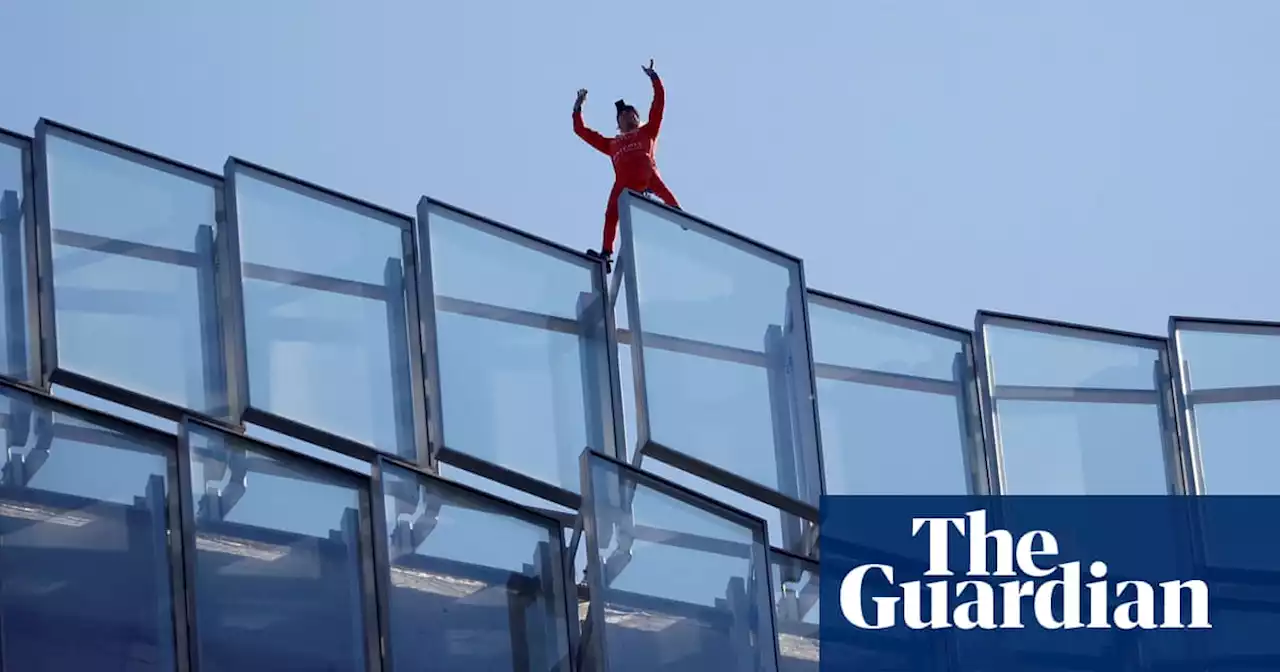 ‘French Spiderman’ scales Paris skyscraper during pension law protests