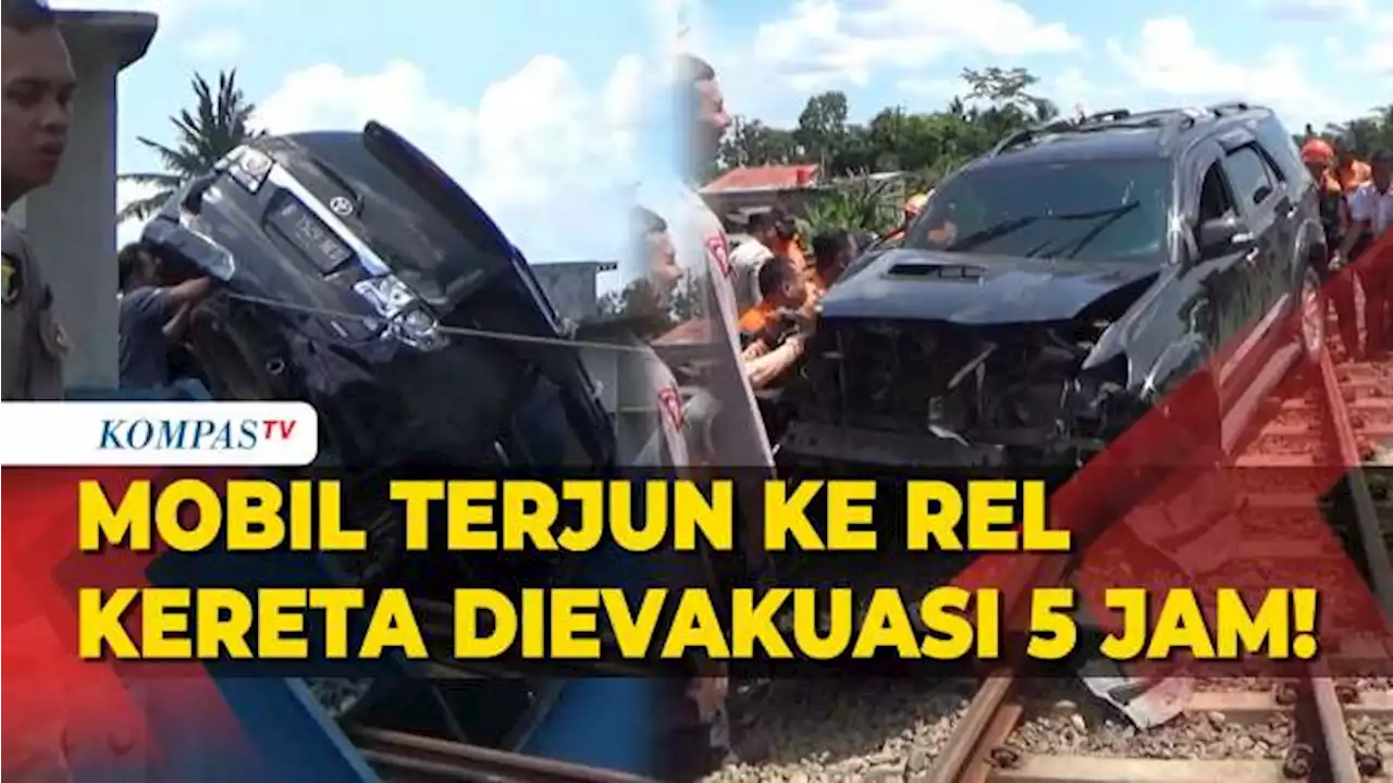 Penampakan Mobil Fortuner Nyangkut di Rel Kereta Api Banyumas, Dievakuasi 5 Jam!