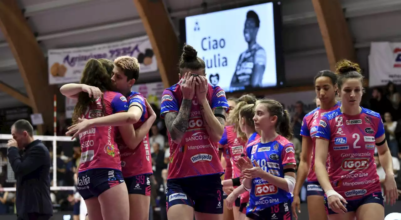 Julia Ituma, l'Igor Volley Novara torna in campo: compagne in lacrime prima del match