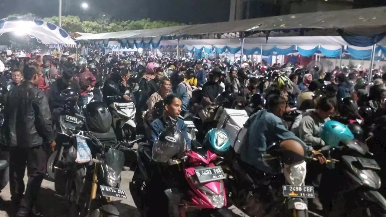 Arus Mudik di Pelabuhan Ciwandan Dipadati Pengendara Motor, Polisi Berlakukan Contra Flow