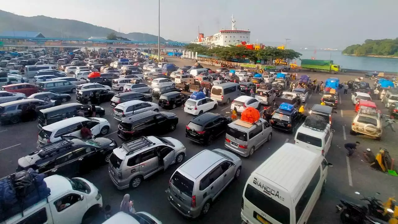 Jelang Lebaran, Hampir Setengah Juta Orang Telah Menyebrang dari Pulau Jawa ke Sumatera