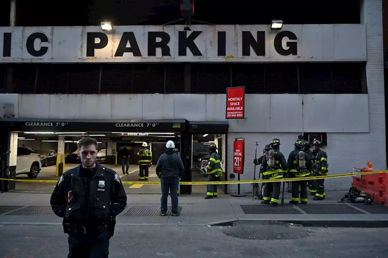 New York parking garage collapses, at least one dead and four injured ​