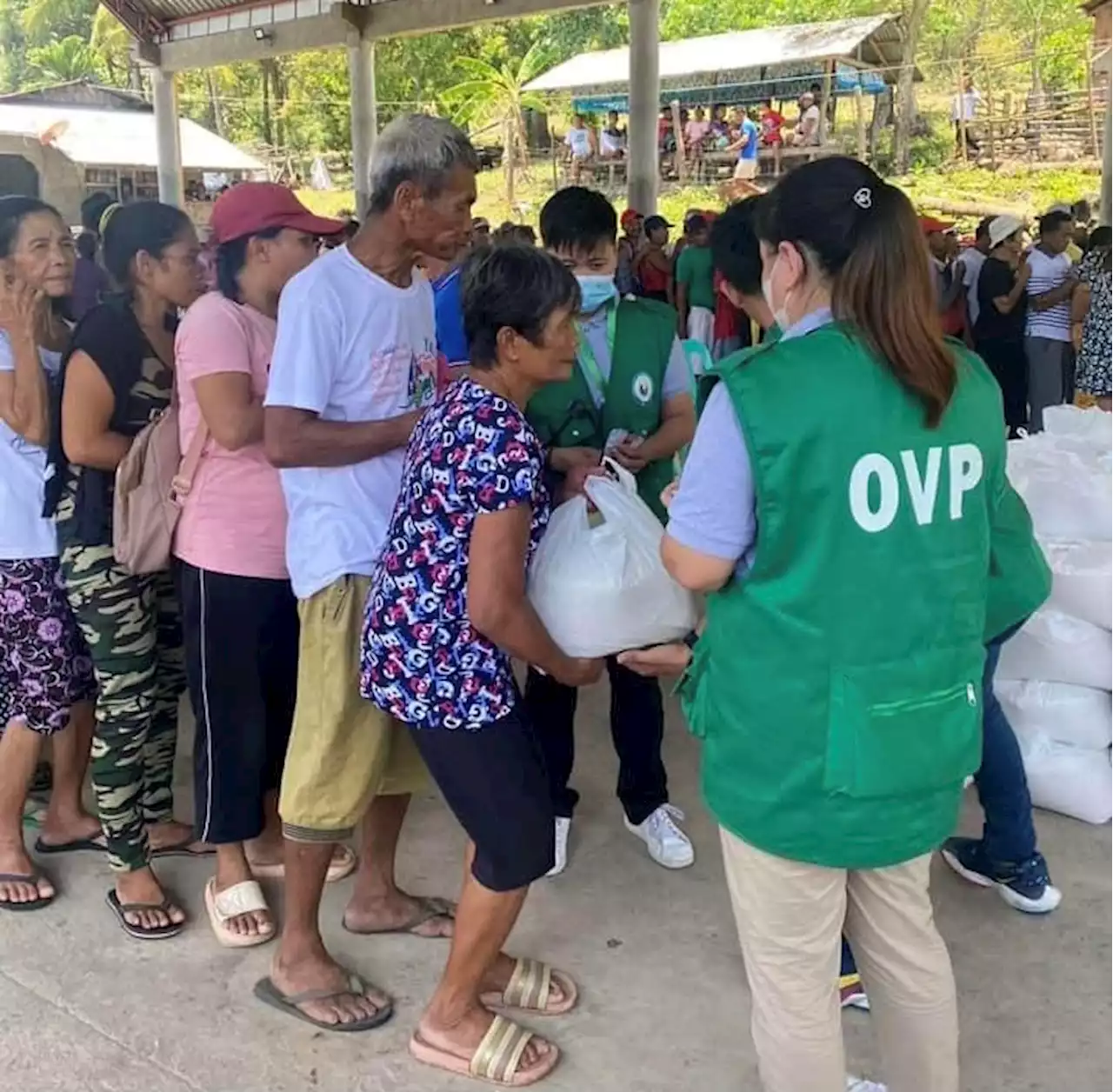 OVP sends aid to Mindoro fisherfolk