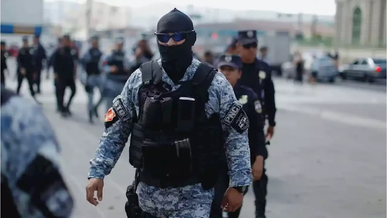 El Salvador registra más de mil 399 denuncias contra policías