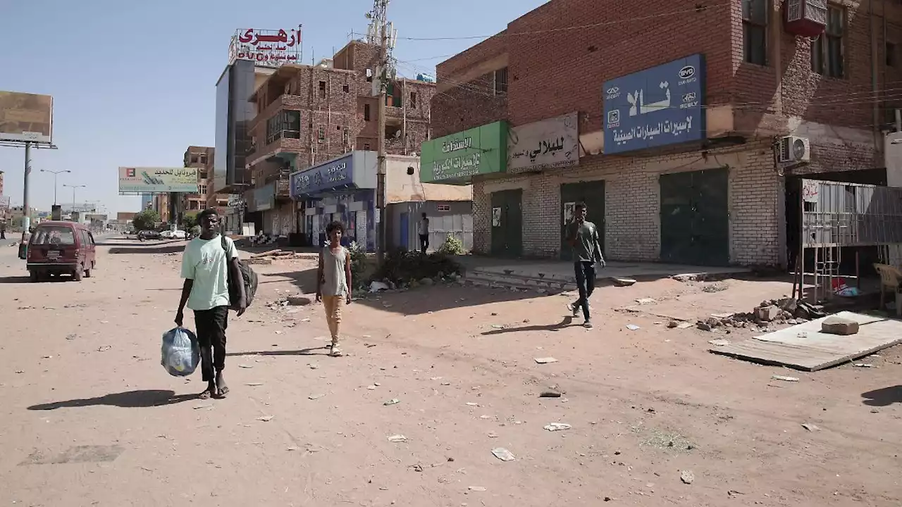 Tausende im Sudan flüchten vor dem Krieg