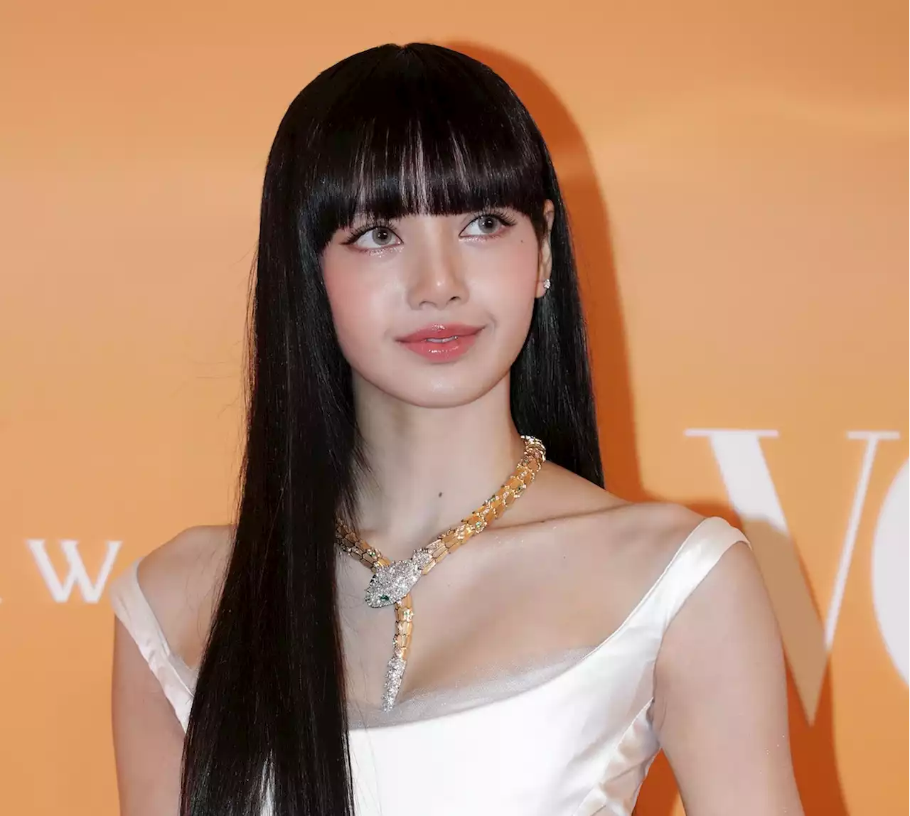 TikTok’s “Glue Bangs” Trend Will Give You K-Pop Idol Hair